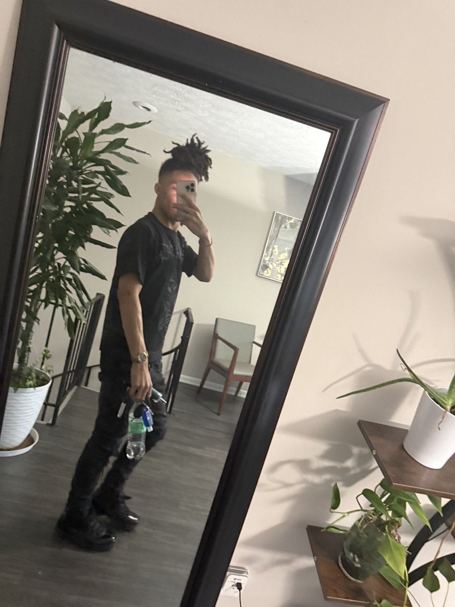 DaMemphisPlug's tweet image. float like a ghost whn i ride 🥷🏾