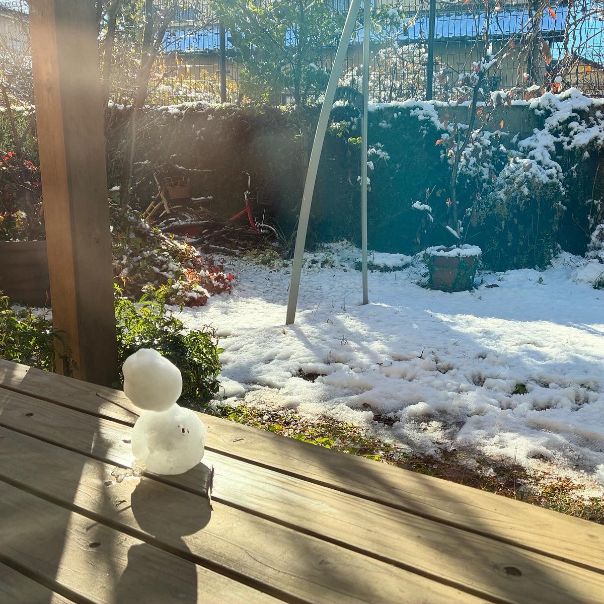 tsuga11furo's tweet photo. 正月の雪も良き。今年もよろしくお願いします。 https://t.co/h7AJbSBq1V