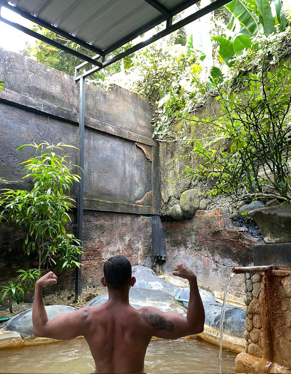 vinsmokee tweet media