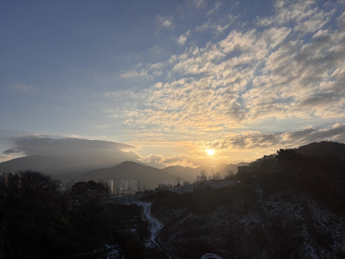 굿모닝
첫 토요일도 신나게 달려 봅시다.