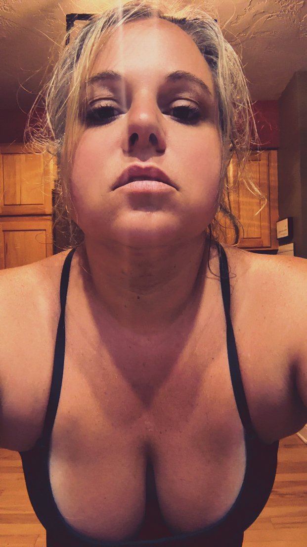 EdenJadeplays's tweet photo. You guys are absolutely crushing it! I feel so loved and supported!! I'm in the top 5 for all 3 categories, let's keep me there! Keep voting 😘

https://t.co/nhMeZPCEKP https://t.co/ARjZHcO6An