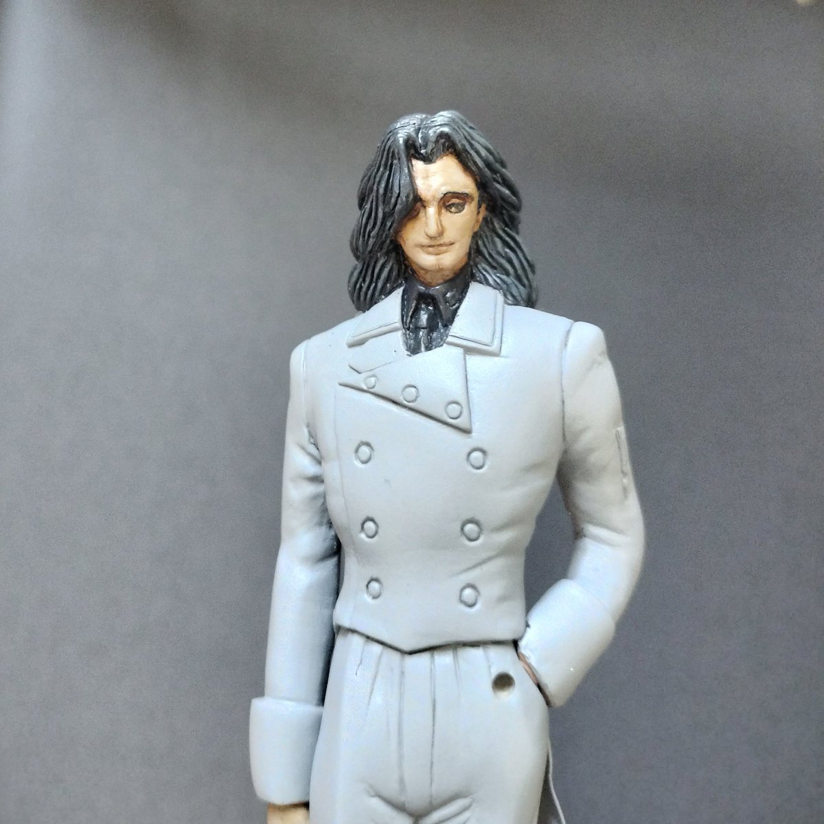 あけましておめでとうございます
今年もよろしくお願い致します🎍

年末年始から熱出して作業が全く進まないんですが、髪を塗ってみました。
おっさんくさい強めの陰影つけてたのが黒が隣接したのでマイルドになりましたね。
#fss_jp 
#thefivestarstories 
#ファイブスター物語