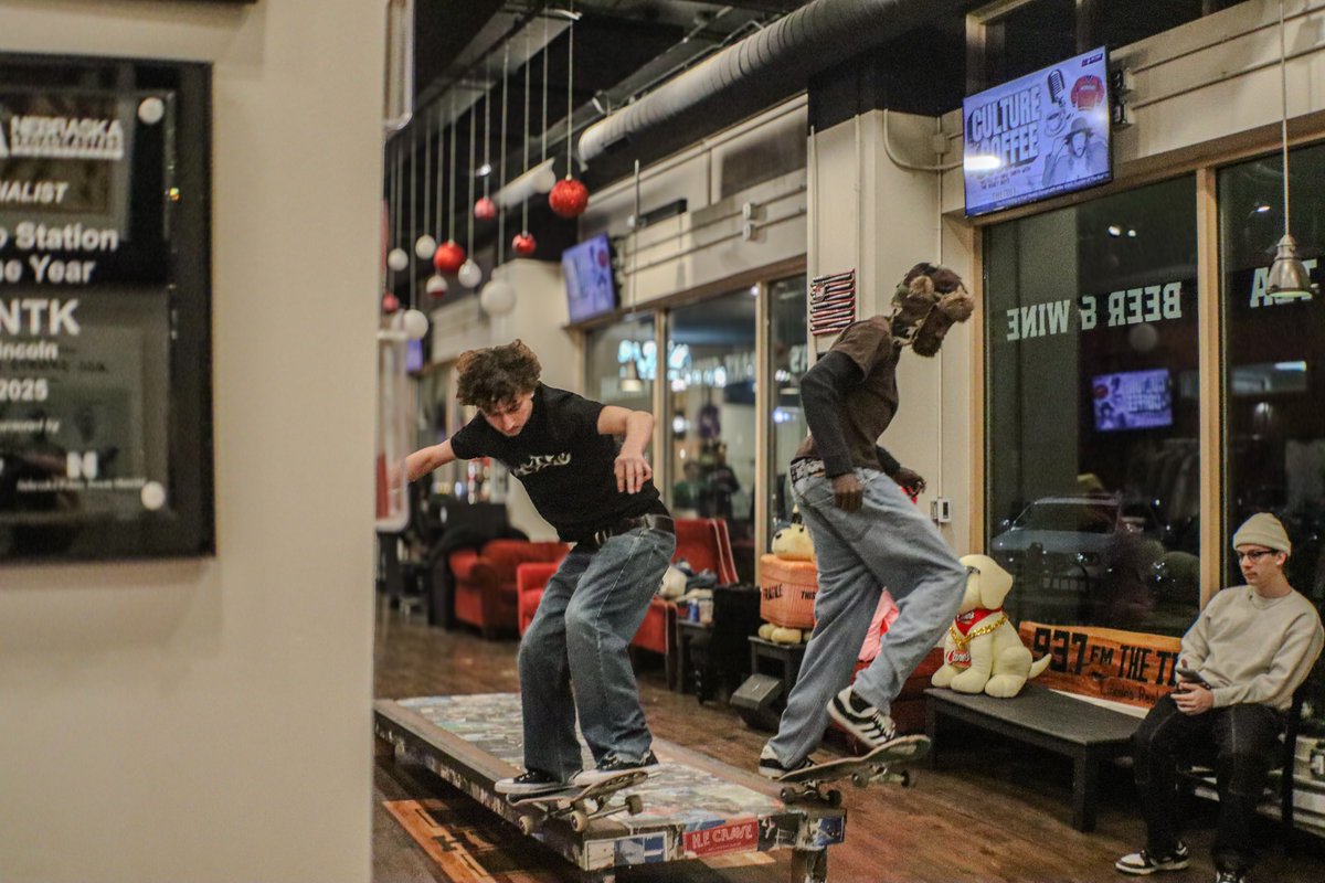 93.7 The Ticket tweet media