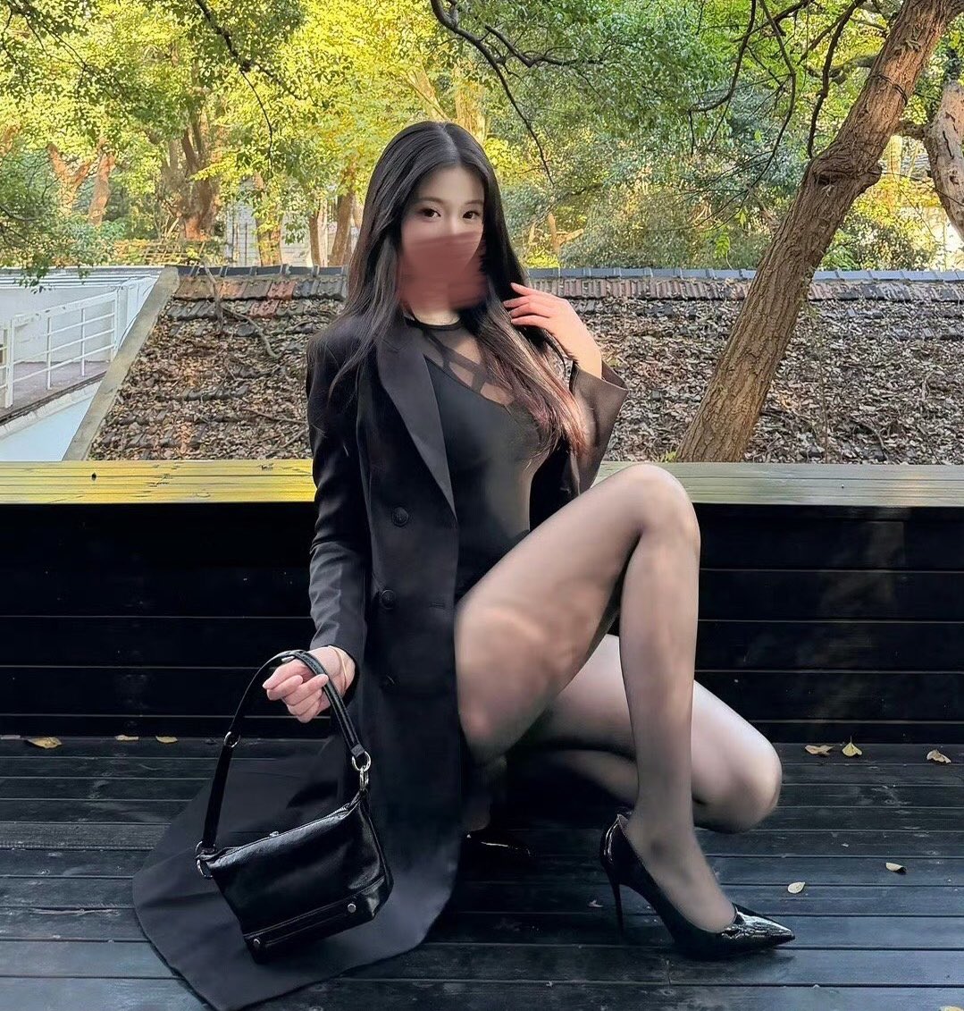 从千金大小姐堕落到自毁最羞耻了。