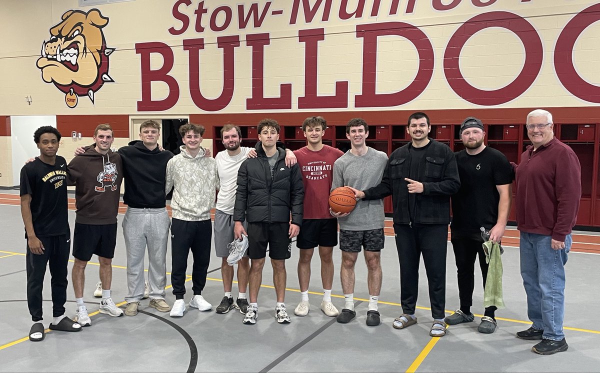 StowBoysHoops's tweet photo. Great to catch up with some former Bulldogs last week at our annual holiday open gym! Our numbers were a little down, but the fellowship was pretty high! It was great to share a lunch afterwards with the current SMFHS Bulldogs!
#Bulldogs4Life https://t.co/RisK6wQnoy