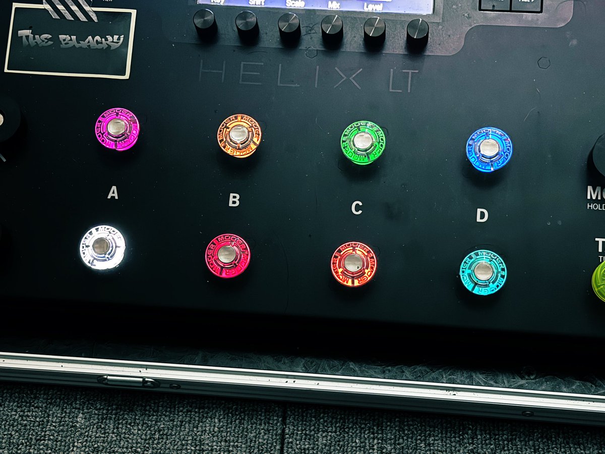akicom1109's tweet photo. 起きてます( ¯꒳¯ )ᐝ
今朝は早ようからギター練習しつつHELIXのスイッチLEDの色をカスタマイズしてた
カラフルで賑やかになったな😊
でもあれね、ディスプレイの方もスイッチLEDの色とマッチさせられたらいいのになって思った
アプデに期待🥹
#LINE6
#HELIX
#メランコリックザゴエモン
#MCTG https://t.co/cKrXZnGQEA