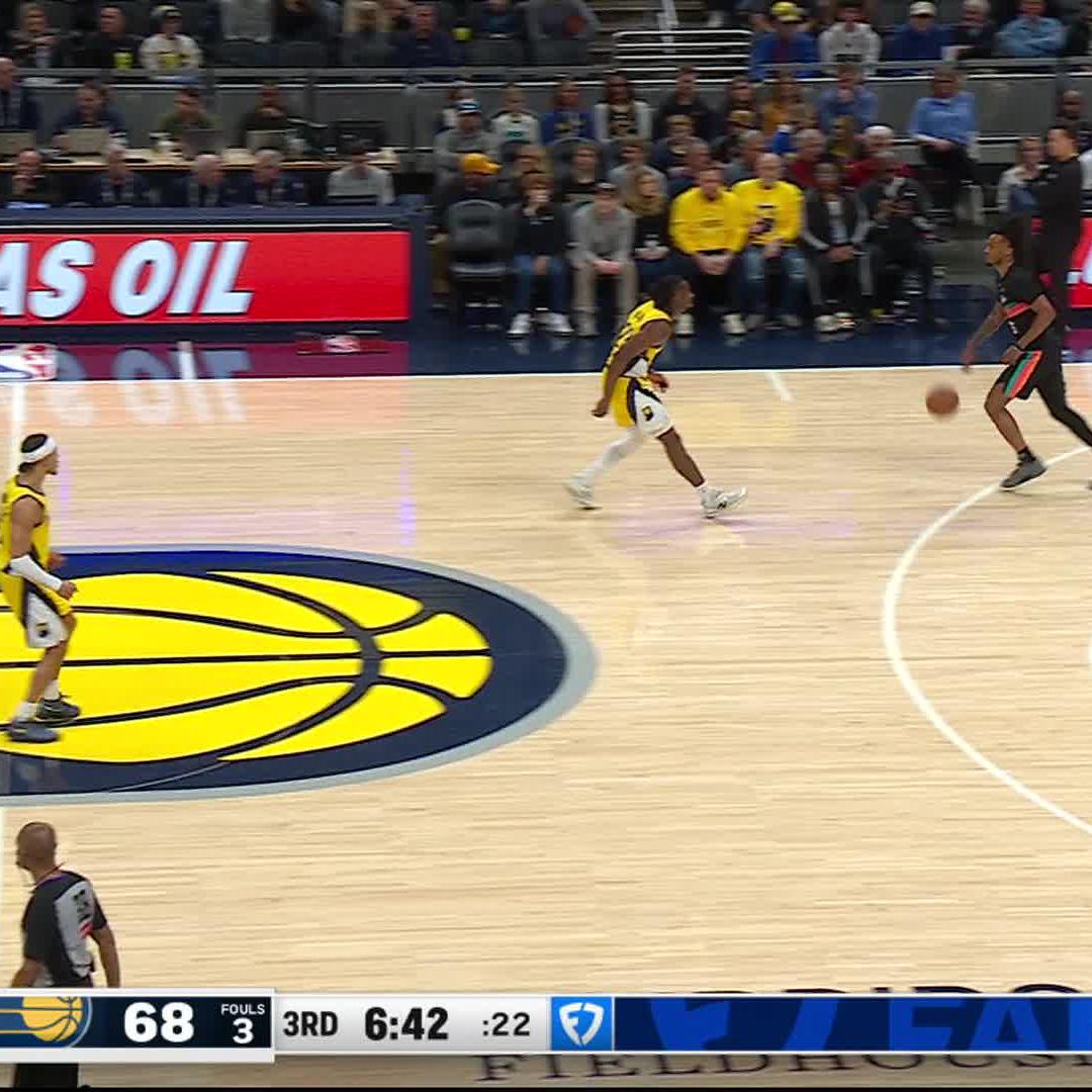 Too smooth with it 😮💨
📺 @FanDuelSN_SW