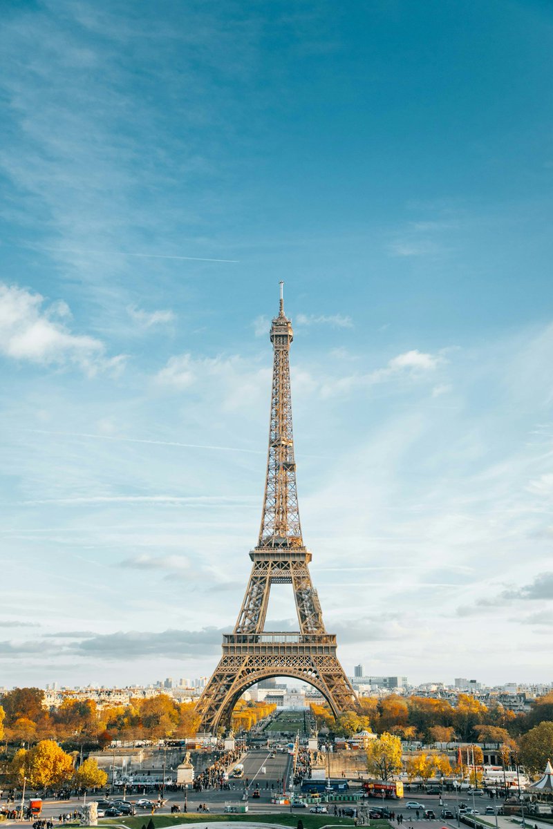 🔥 New Year escape to Europe under $450 RT! NYC / BOS → Paris from $352 Chicago → London from $446 More cities low $400s! Travel: Feb–May 2026 (shoulder season magic ✈️🗼) Book fast – fares this low won't last! 👇 Would you grab Paris this cheap? Reply yes/no! 🌍