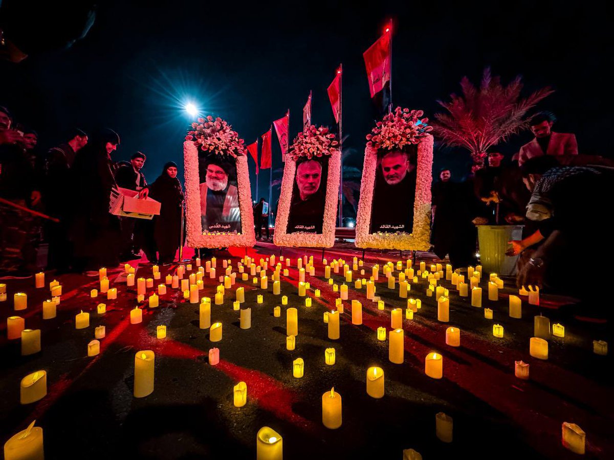 قوم إذا نودوا لدفع ملمة 
والخيل بين مدعس ومكردس 
لبسوا القلوب على الدروع وأقبلوا 
يتهافتـون على ذهـاب ألأنفس 
نصروا الحسين فيـا لهم من فتية 
عافوا الحياة و ألبسوا من سندس
#الشهادة_والسيادة 
#قادة_النصر