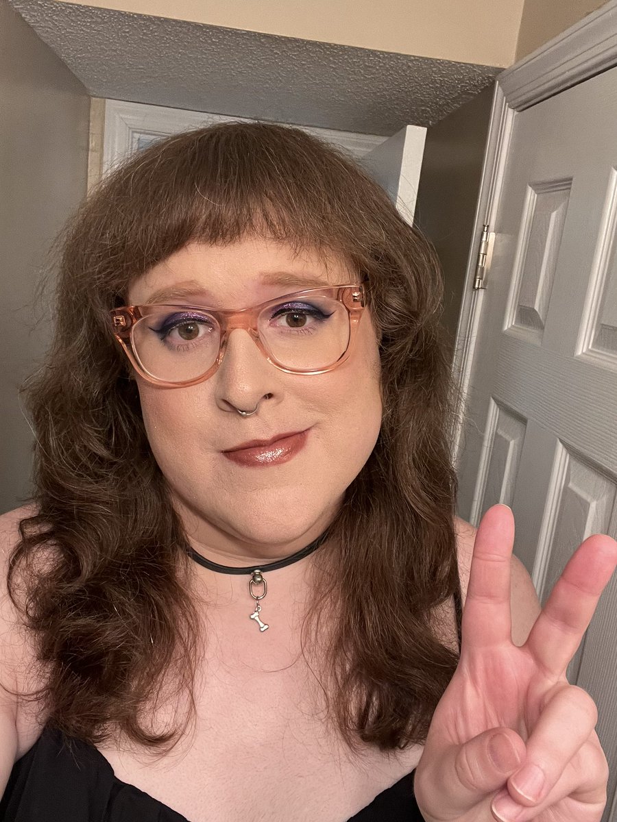 ruby_blushing's tweet image. hellu hellu happy new year is this thing on? #trans #model #HappyNewYear2026