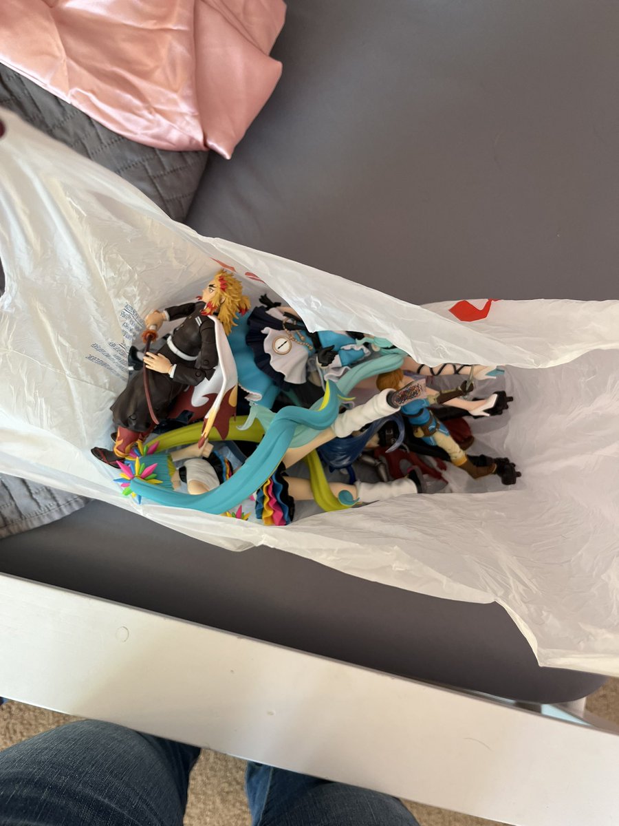 “Can you bring your toys tomorrow so we can play 🥺” yes absolutely