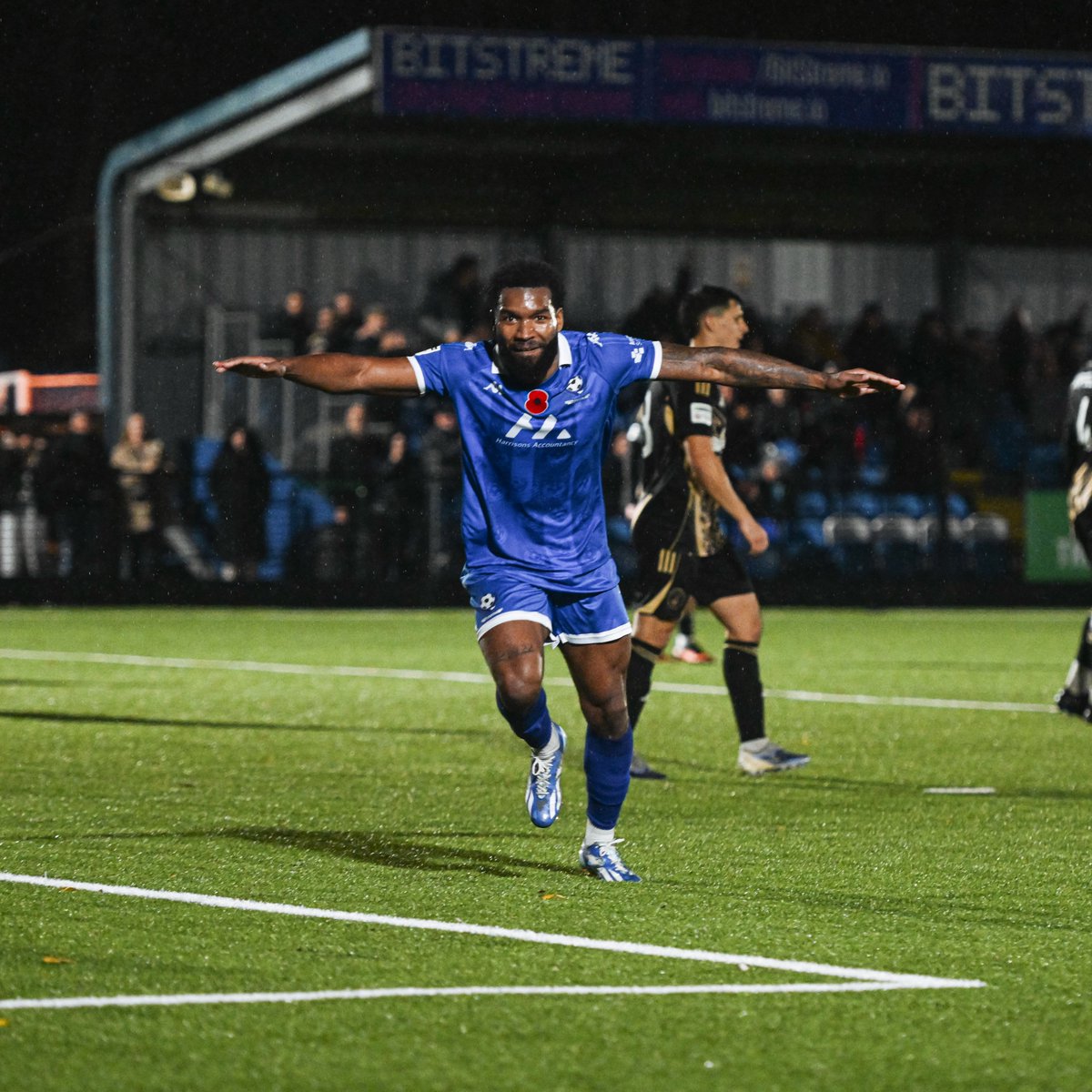 Flying into matchday like... 🪽

🦅 <a href="/Ty_marsh/">™</a> // 📸 <a href="/simongillphoto/">Simon Gill</a>