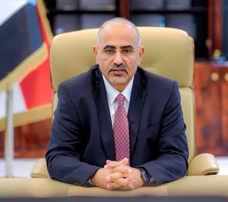 كل الدعم لعيدروس و للانتقالي و لابناء الجنوب الابطال، و الويل للخونة بما فيهم الشرعية الفاسدة المرتهنة المفتهنة بفنادق الرياض!

…….