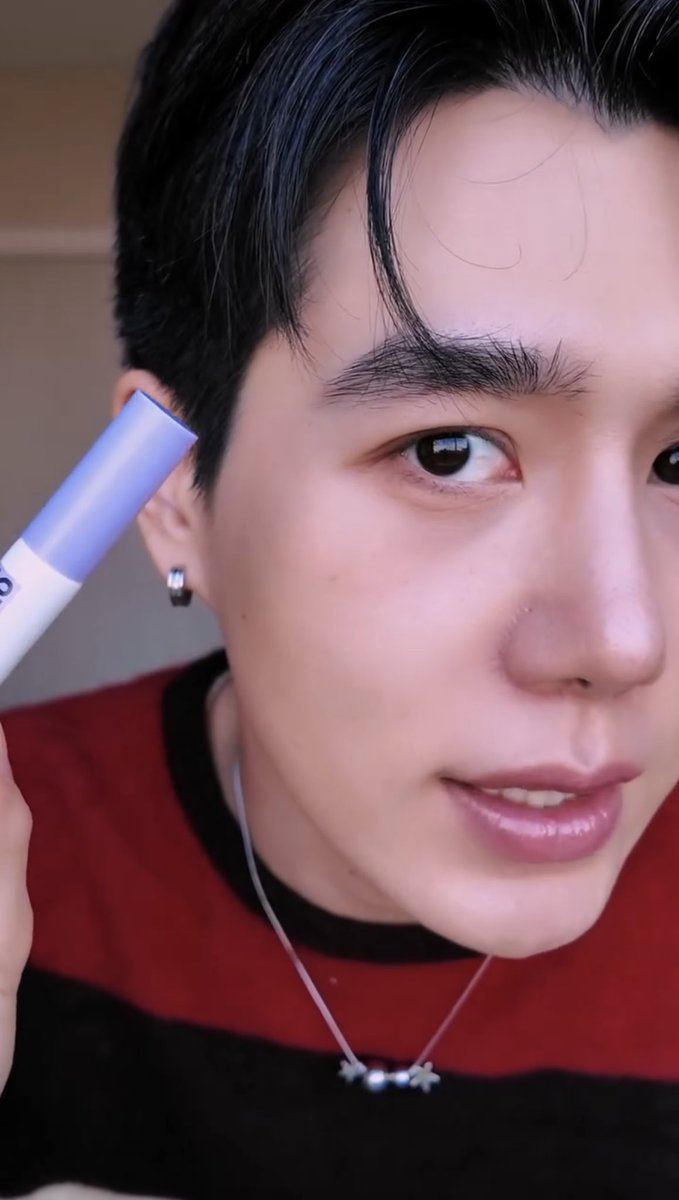 最後のNareeのリップブラーはいい色で使ってみたい💄
でも1番印象的なのはLipitのPang Pangリッププライマーだった💋
実際Petchはリップスティックを沢山持ってるだけに、沢山記憶に残ってる💕
4U2 Jelly TintやMIzumiのLip Oilも使ってみたい🥰
facebook.com/reel/159884121…
Cr. #Petchpigz FB