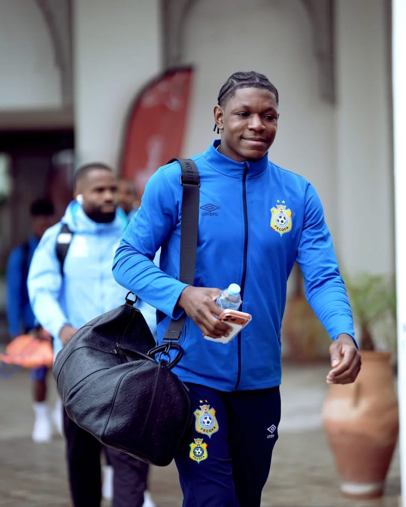 🛑| #CAF #TotalEnergiesAFCON2025 | À partir du match de l’Algerie, s’il y a un joueur qui doit être prêt à tout moment, c’est ce mec : Timothy Fayulu 🇨🇩 

Grosse force à toi ❤️✅

#AFCON2025 #CAN2025 ⚽️📌