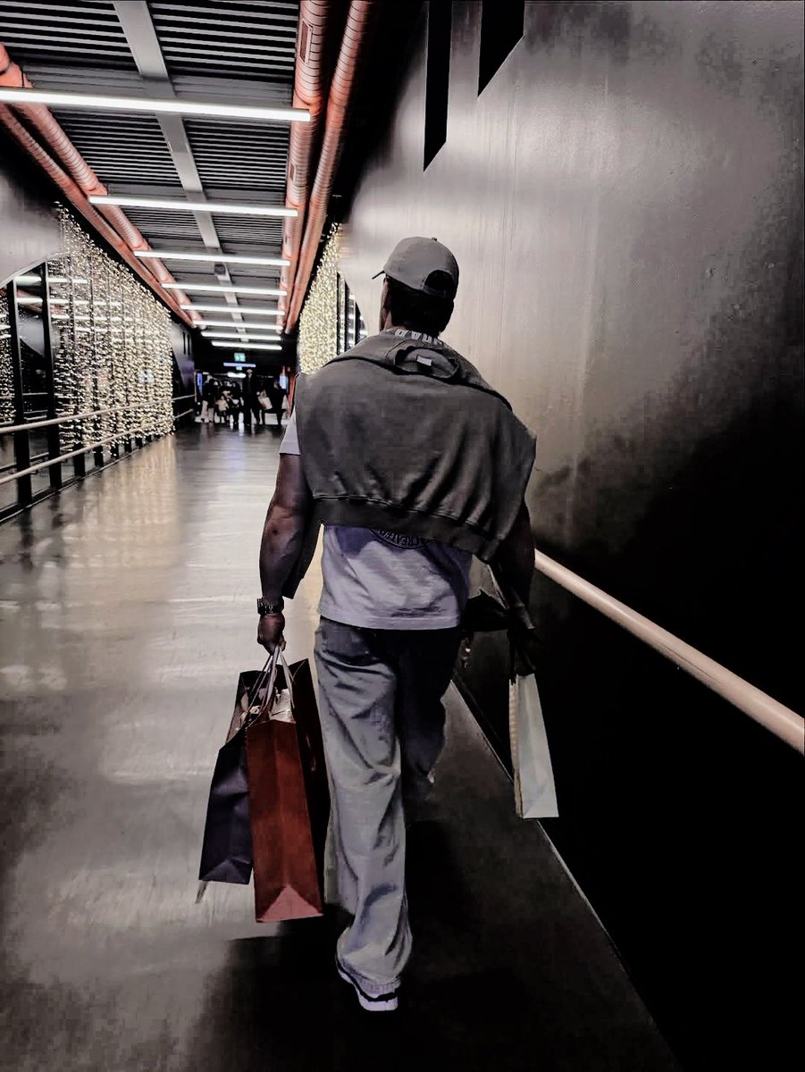 𝗟꩜𝗨𝗜𝗦. tweet media