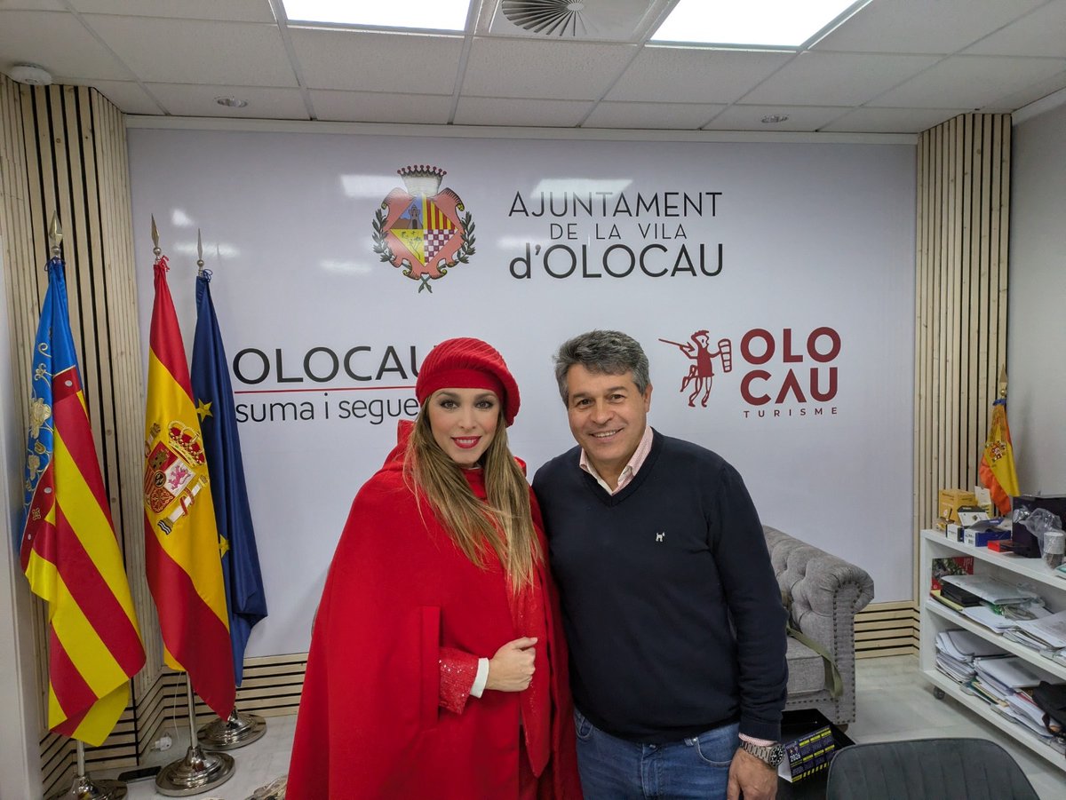 Esta tarde, unas 400 personas hemos disfrutado del espectáculo ‘Una historia encantada’, con la cantante <a href="/giselaoficial/">Gisela</a>.

Un magnífico evento que ha entusiasmado a pequeños y mayores, y que consolida a #Olocau como el mejor lugar para vivir las fiestas navideñas.