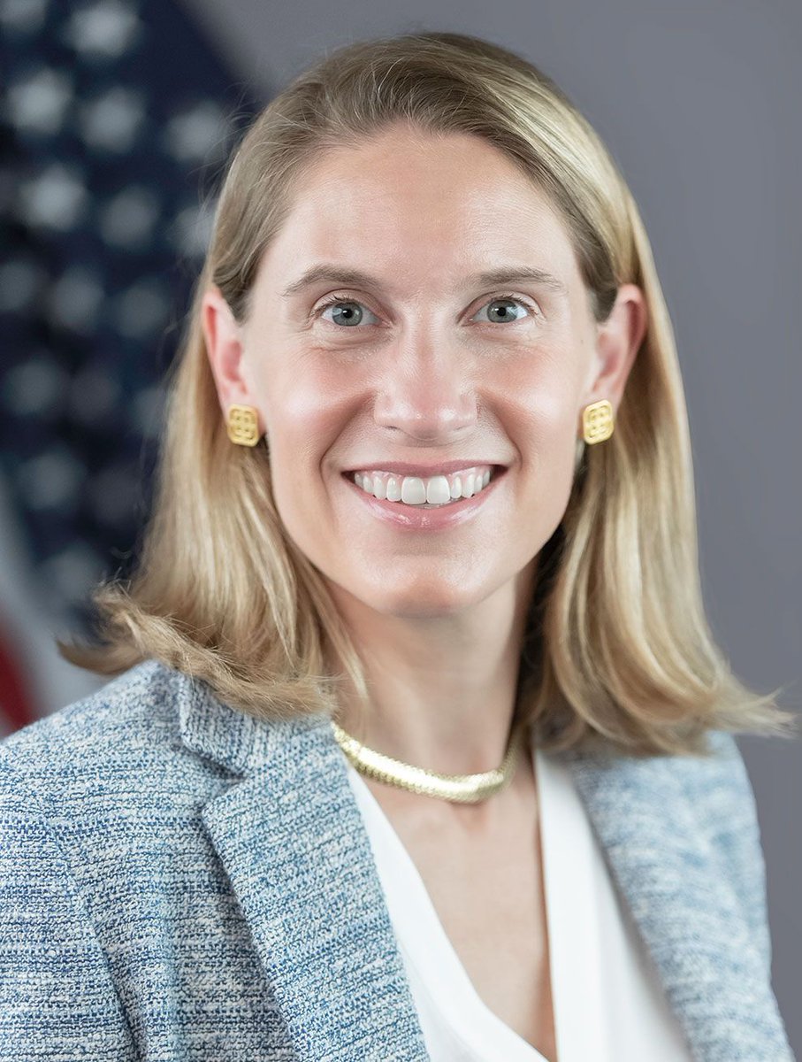 BREAKING: Anti-Crypto SEC Commissioner Caroline Crenshaw officially leaves the U.S. Securities and Exchange Commission 🇺🇸

She voted against spot Bitcoin ETFs. Regulatory headwinds -> tailwinds?

2026 is already shaping up differently! 👀