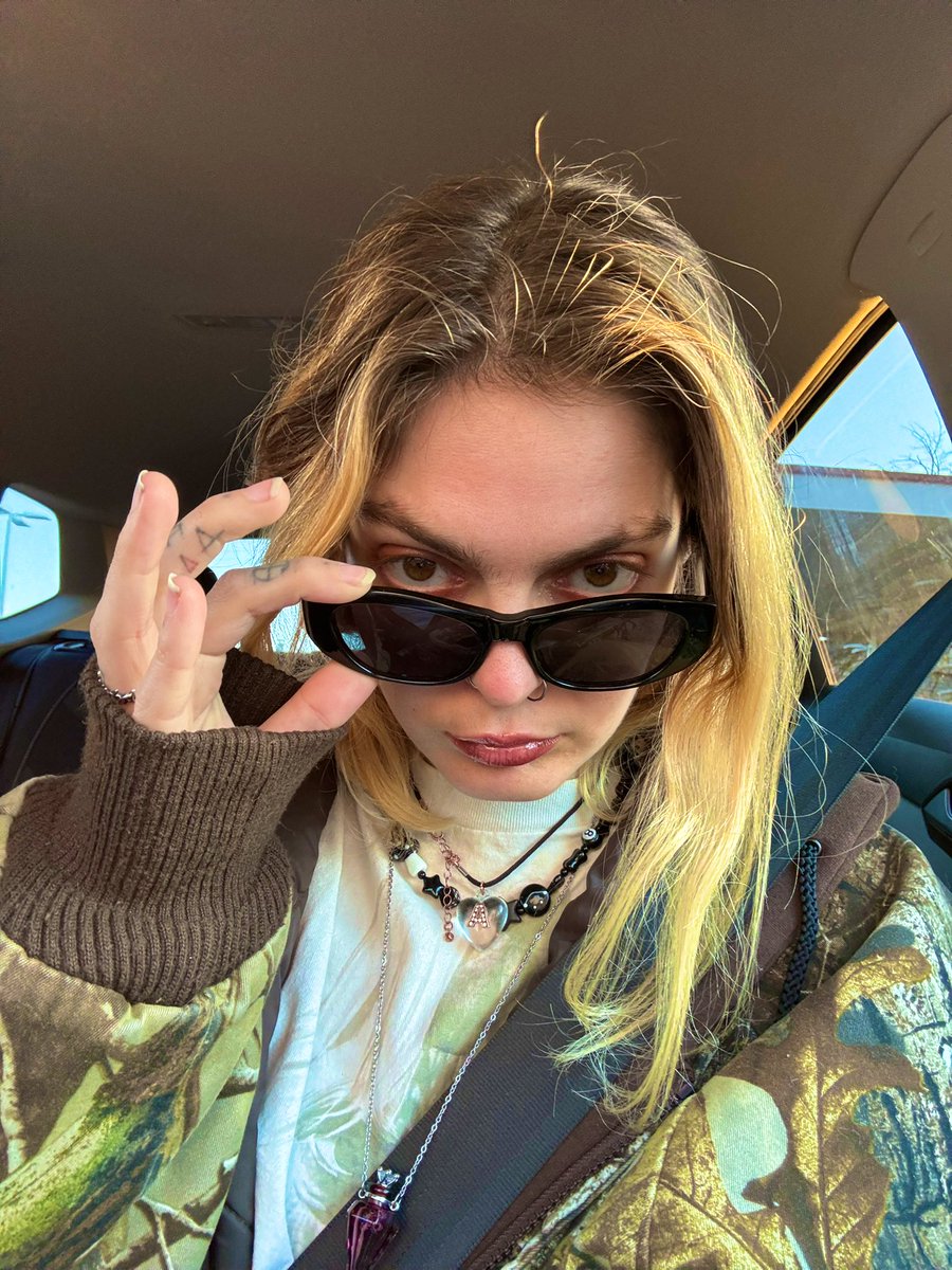 *looks at u*