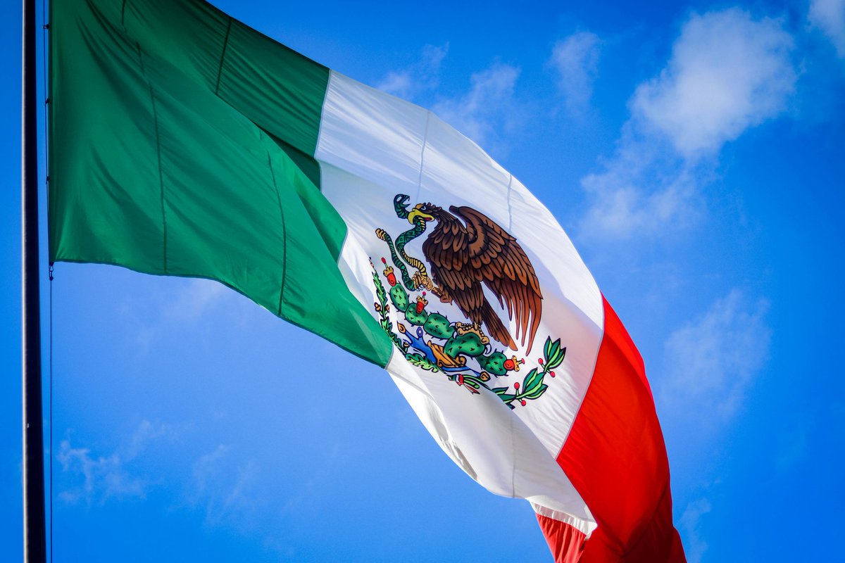 statsglobe's tweet image. 💰 Top 10 Richest Mexicans:

1. 🇲🇽 Carlos Slim Helú: $102B
2. 🇲🇽 Germán Larrea Mota Velasco: $51B
3. 🇲🇽 Alejandro Baillères Gual: $16B
4. 🇲🇽 Maria Asuncion Aramburuzabala: $9B
5. 🇲🇽 Ricardo Salinas Pliego: $6B
6. 🇲🇽 Carlos Hank Rhon: $4B
7. 🇲🇽 Fernando Chico Pardo: $3B
8. 🇲🇽…