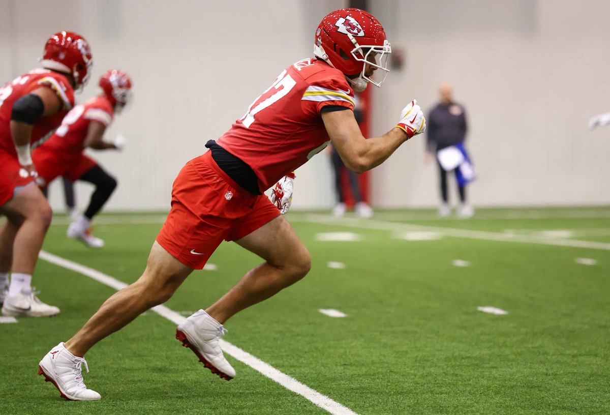 87KillaT's tweet image. today @ practice 🏈

Travis Kelce #WPMOYChallenge