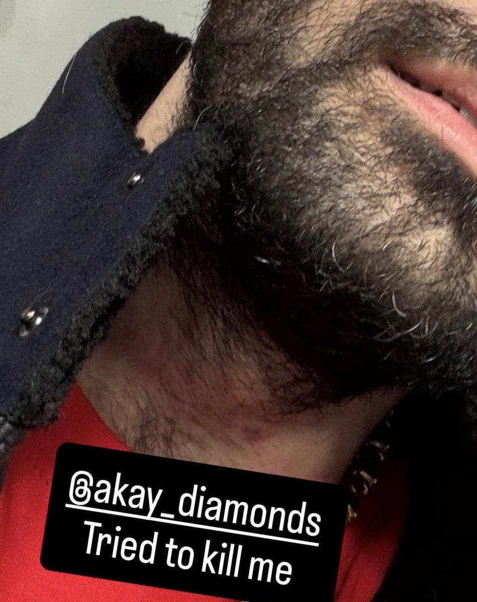dailyzest's tweet image. Breaking 🚨 TRAX NYC got scammed $22k by local jewelers. After aggressively calling them out, Akay Diamonds allegedly jumped him. Story still unraveling.