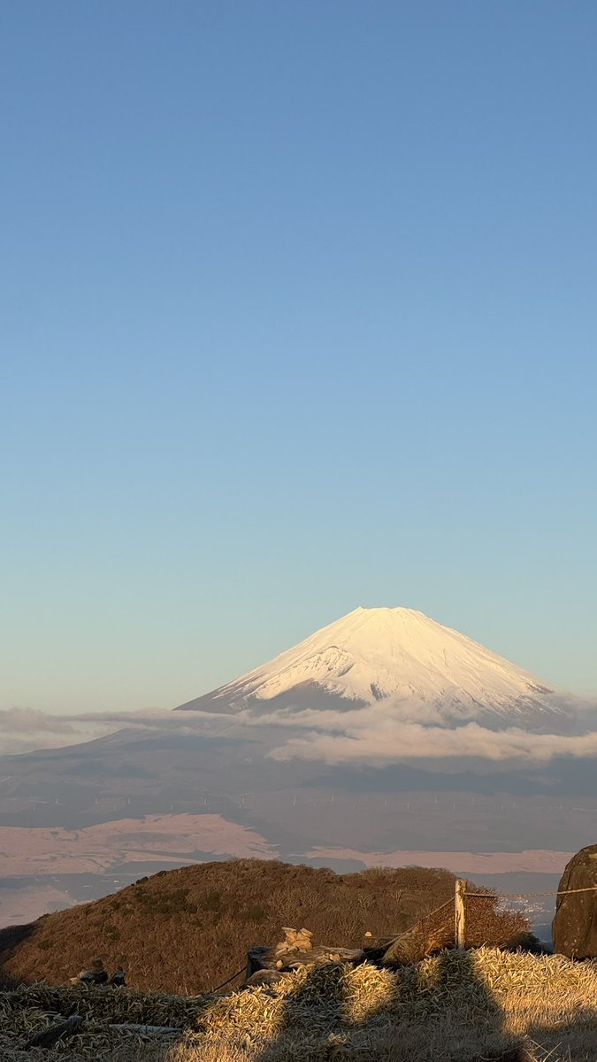 yumesuke3334's tweet photo. マイナス5度の中お仕事頑張りました！
ステキな初日の出と
富士山が見られました！ https://t.co/OmzTLLg6IN