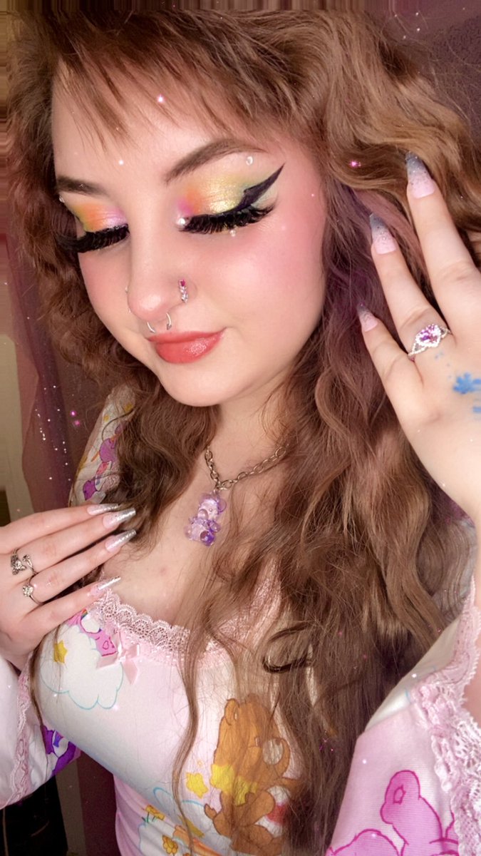 Kittzilla tweet media