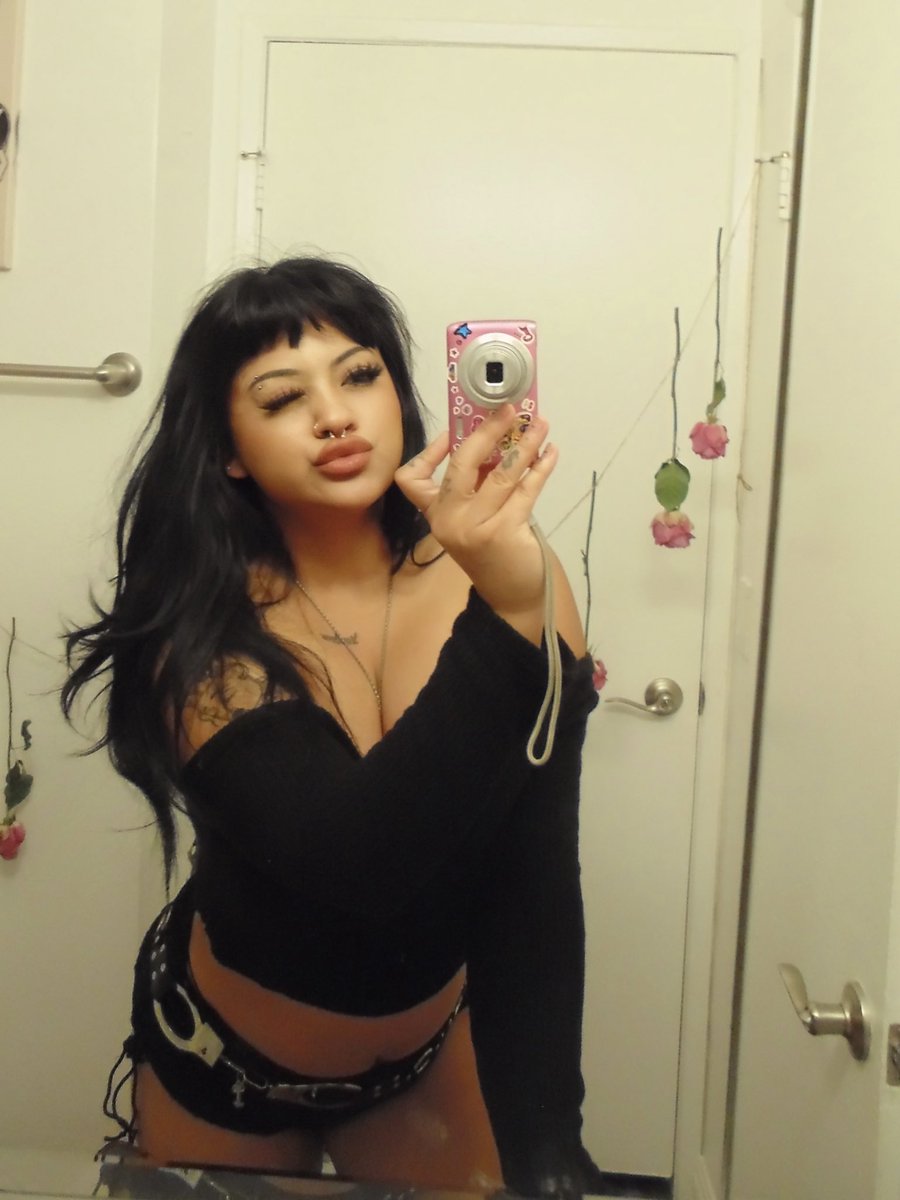 tabithakaitlyn's tweet image. &amp;lt;3