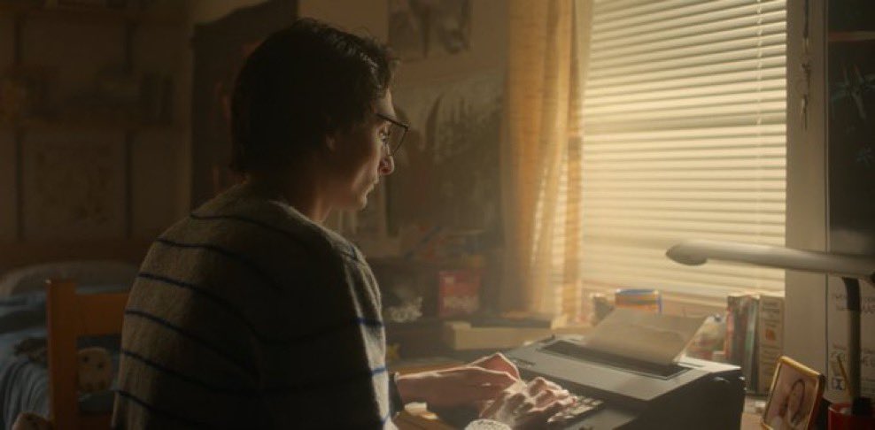 oʇᴉɹq ɐᴉƃ tweet media