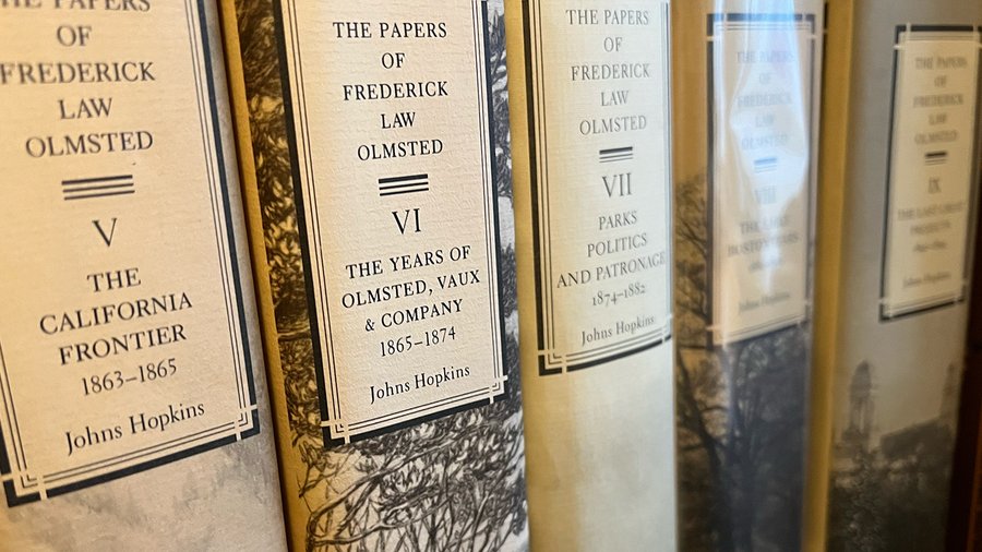 OlmstedNetwork's tweet photo. For decades, Charles E. Beveridge collected Frederick Law Olmsted’s writings in 12-volumes. Now, thanks to the Olmsted Network and @uvapress, Volumes 1-9 and Supplementary Series 1 are available online for free. Enjoy: https://t.co/YMIuMsXUaO https://t.co/MYDcFw40UT
