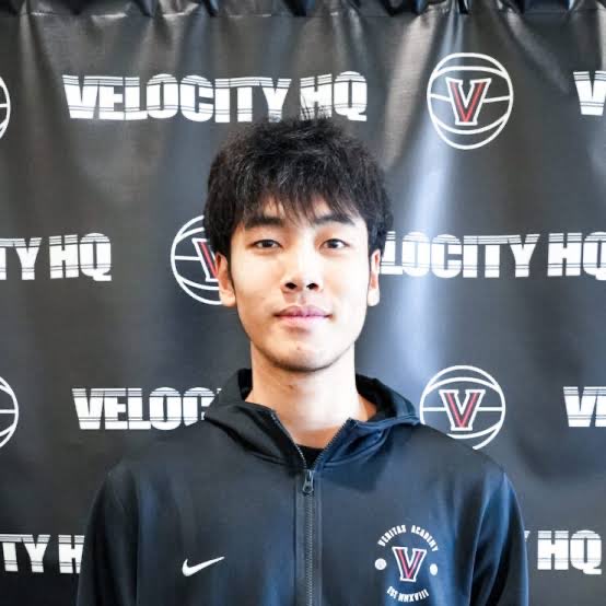 nAnalytics0's tweet image. 2026 3⭐️ Bouyan Zhang just dropped 25 points (6-10 FG, 3-4 3PT, 10-11 FT) to lead Veritas to a 64-61 win over CATS Academy.

The 6’7” SF is averaging 21.2 points and 6.0 rebounds with 16-32 3PT shooting through 6 EYBL games.

Holds offers from Illinois, USC, Cal, &amp;amp; more.