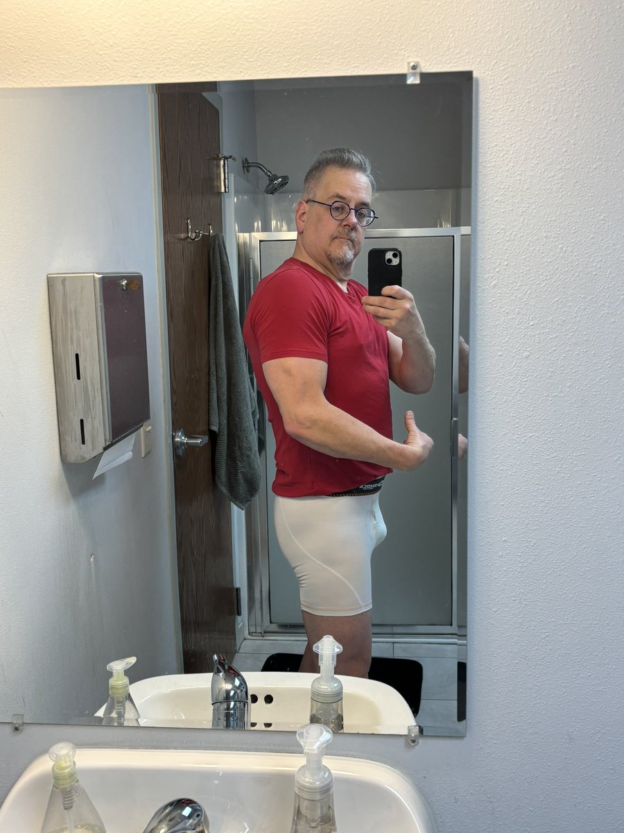 HadrianTemple's tweet image. Had a good leg day with a new routine 
#fibdom #domdaddy