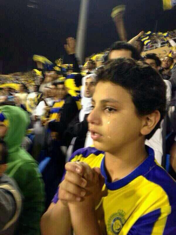 الجدول ضدك 
التحكيم والفار ضدك !
الأندية كلها ضدك!
الاعلام ضدك !
المكاتب ضدك!
وتريدون الدوري 😳
جو غير صحي غير أخلاقي يعيشه النصر كل  موسم مع الدوري والنتيجة يخرج منه فإلى متى ولماذا اللوبي يريدون إستمرار ذلك خلاص كفاية فريقكم أخذ كل شيء دعوا النصر يتنفس ترى له حق مثل مالكم!