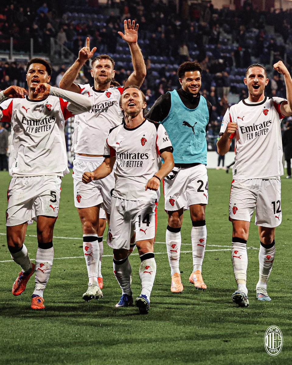 1SMi_'s tweet image. فوز ميلان ماذا يشير؟ يعني ان كرة القدم بخير..
تصدر ميلان للكالتشيو؟ يعني ان الدوري بخير..

ميلان هو الحياة في ايطاليا وتزعمه وسيطرته هي الاصل!

♥️♥️♥️♥️♥️♥️♥️♥️♥️♥️♥️♥️♥️♥️