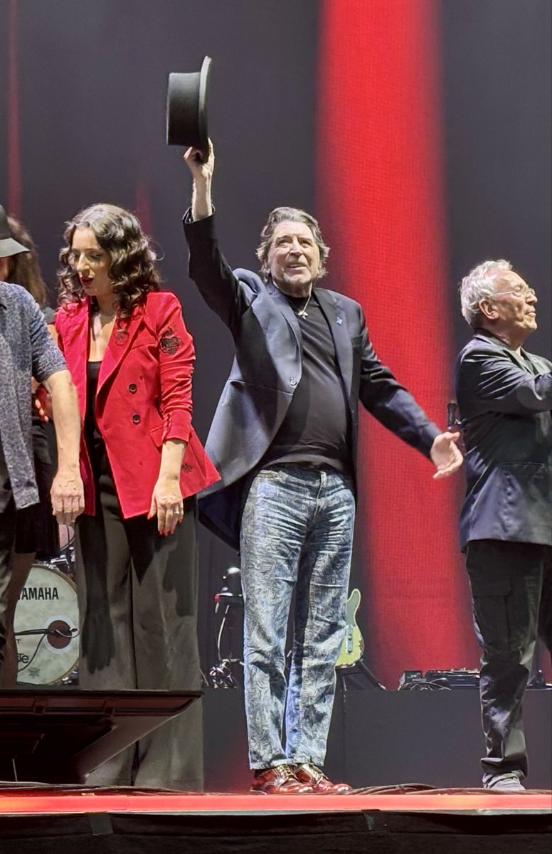 j1nete's tweet photo. Gracias Joaquín por ponerle banda sonora a mi vida. Hasta siempre Maestro. #JoaquínSabinaRTVE https://t.co/RMVs05YdGJ