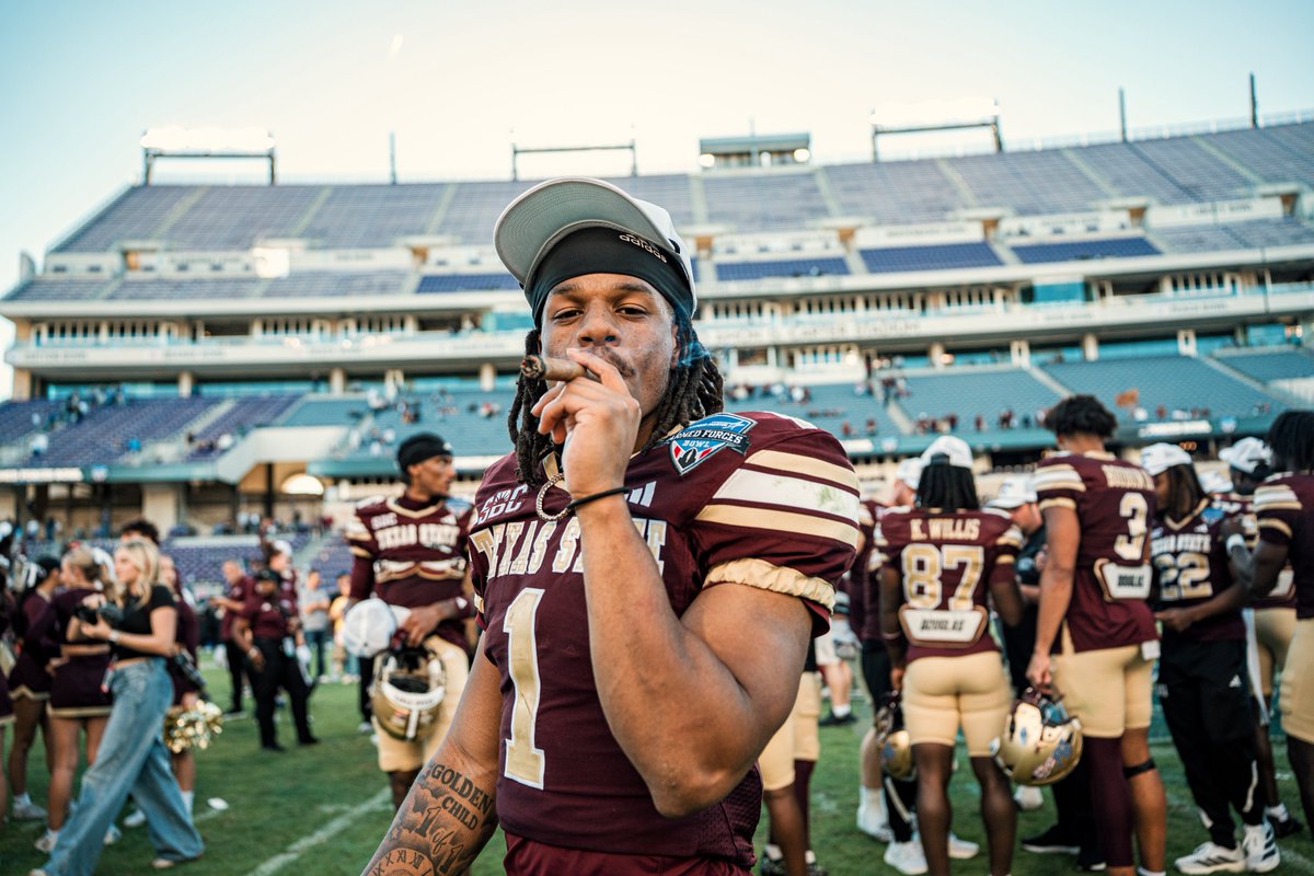 TXSTATEFOOTBALL's tweet photo. DUBS🥳 https://t.co/O2TGFThOGm