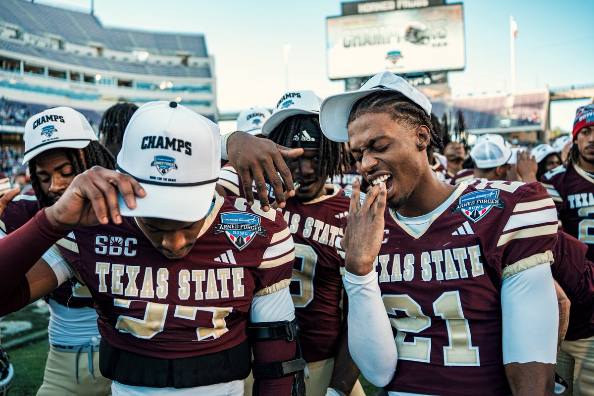 TXSTATEFOOTBALL's tweet photo. DUBS🥳 https://t.co/O2TGFThOGm