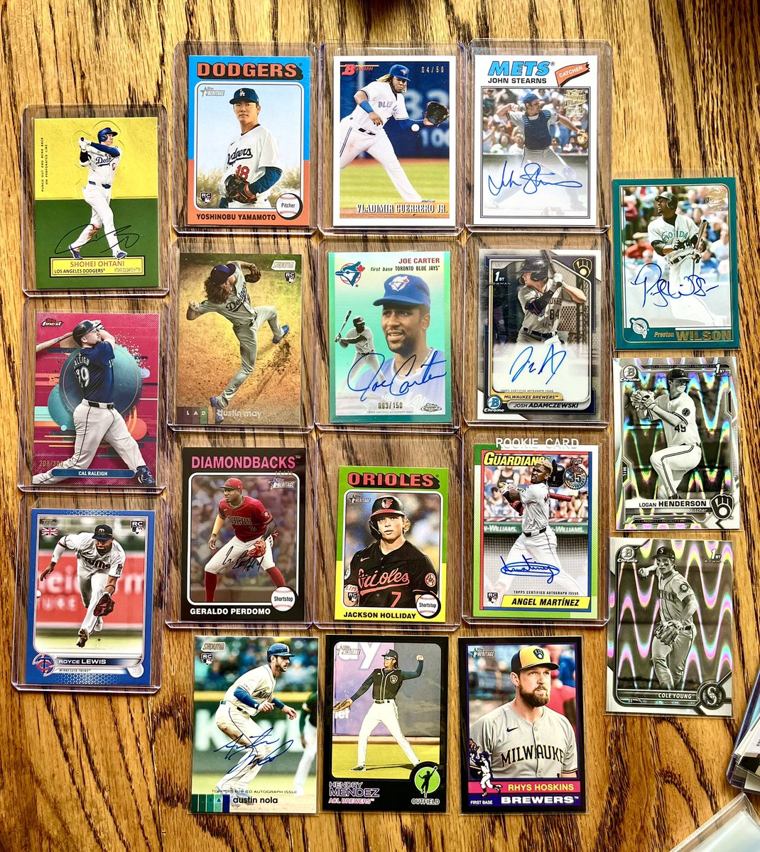 Yesterdays #SoxStacks leftovers! 

Happy to ship some more stuff today/tomorrow 🙏 

Yamamoto missing sig SP
Vlad Jr /50
Raleigh /300
May /25
Carter /150
Royce /75
Perdomo /75
Mendez /50
Hoskins PR 50