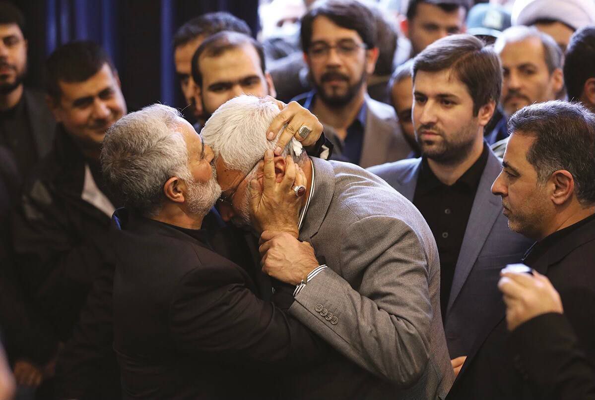 انتم حقّا مَن جَعَل عليّاً وليّاً ولِذا كان عروحكُما بطريقةٍ علويّة فطوبى لكما يا شركاء
الدم والقضيّة..
١/٣💔

#الحشد_الشعبي 
#ابو_مهدي_المهندس 
#شهداؤنا_عظماؤنا