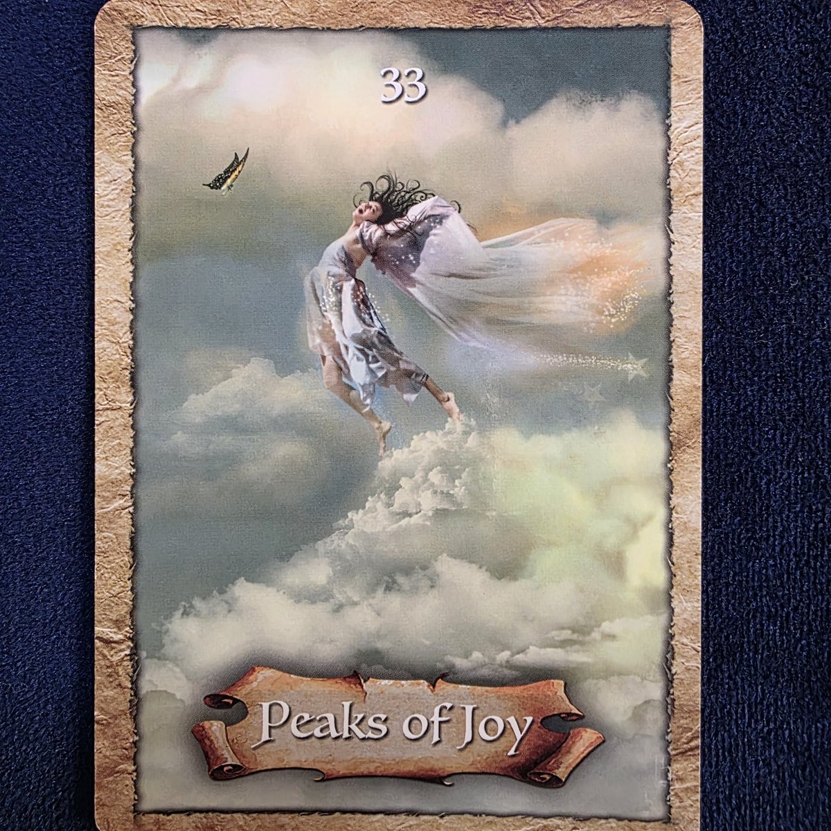 🌈ワンオラクル🌈

至福

嬉しい　楽しい　幸せ
そう何度も感じて下さい
その基準を決めるのは
あなたです
完璧な理想が実現しないと
嬉しくないですか
その途中でも
たくさん喜びませんか
大きな喜びだけではなく
小さくたくさん喜んで
楽しんで下さい

とメッセージが届きました💖

素敵な1日を🍀