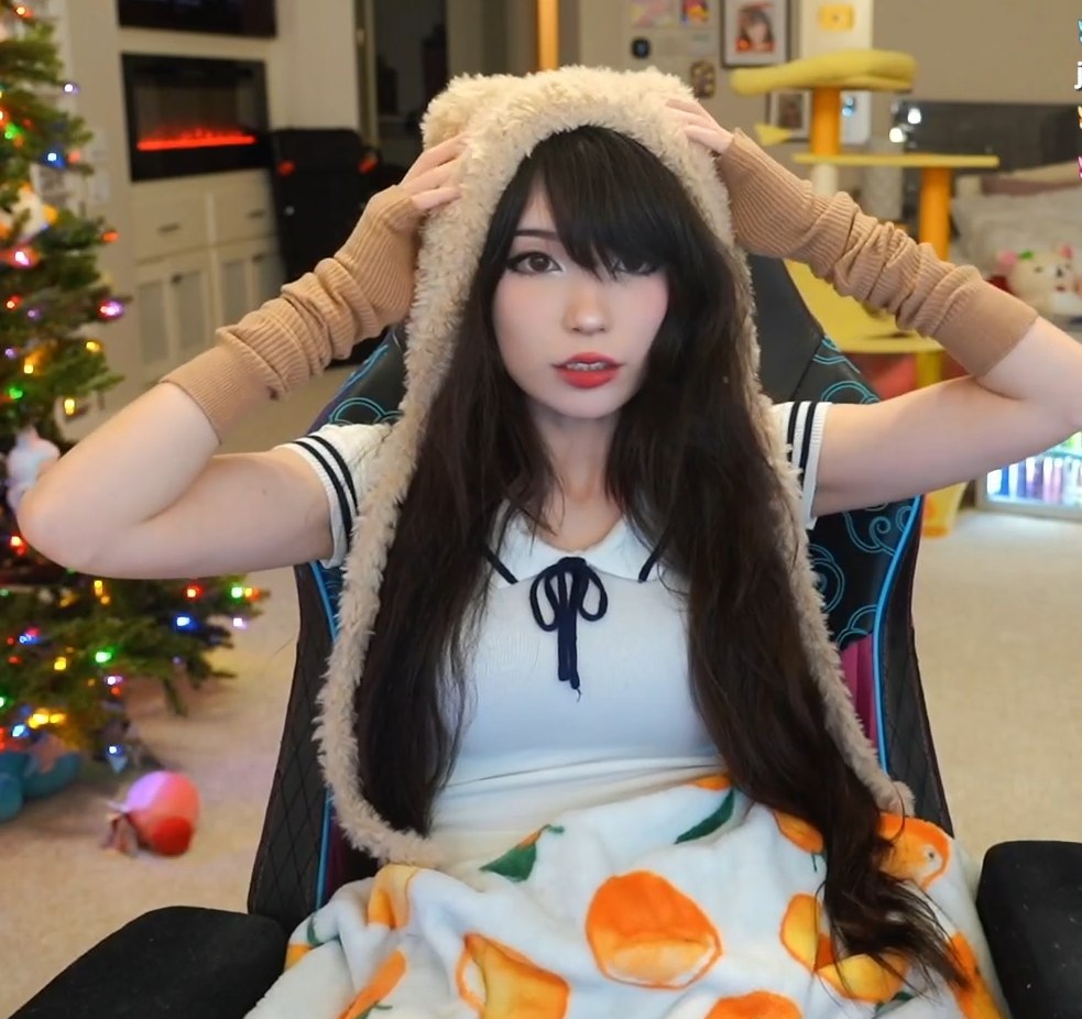 Soft_Frame's tweet image. A girl that can do both &amp;gt;&amp;gt;&amp;gt;&amp;gt;