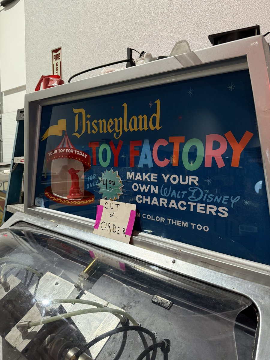 Coaster_Fiend's tweet photo. Disneyland Toy Factory: Out of Order. Still iconic. #disney #disneyland #toyfactory https://t.co/6lybLJv7aq