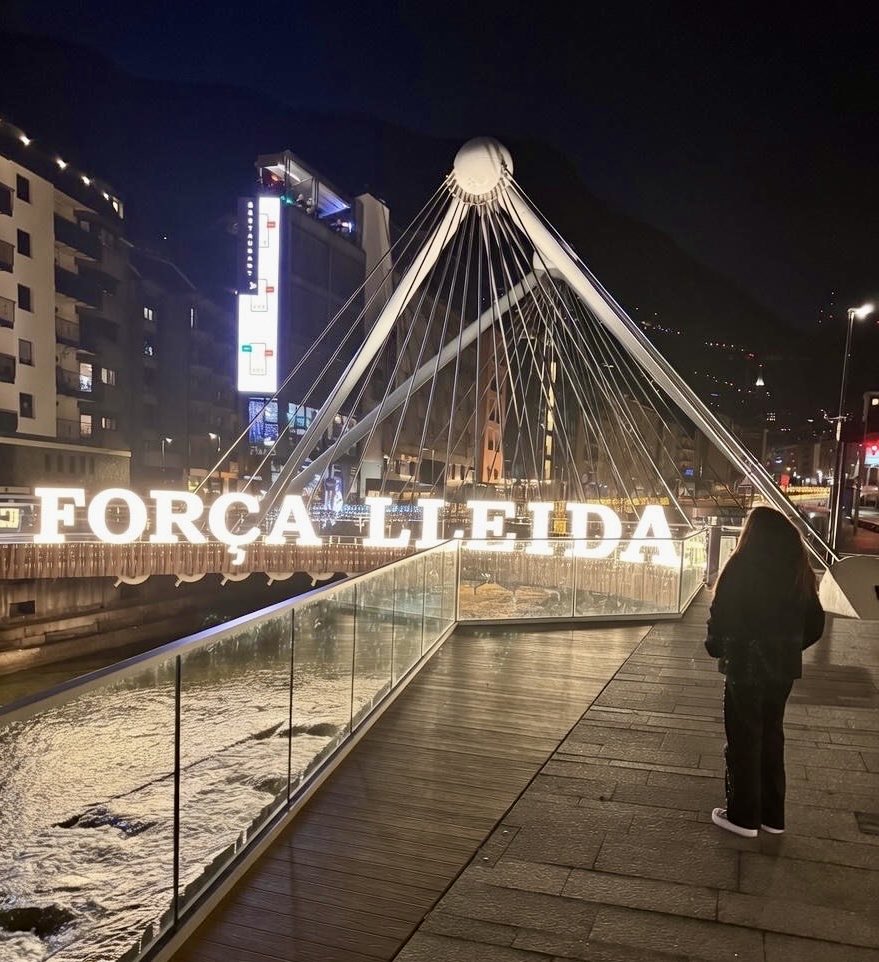 Jeremicami's tweet photo. Bona nit @flleida , de les derrotes n’hem fet cicatrius. De les cicatrius, força.
Avui hem guanyat com lluiten els valents. Quan més difícil és el camí, més gran és el mèrit. Gràcies @nuclibordeus per no fallar mai.🔥 https://t.co/Q2mN9s8EBJ