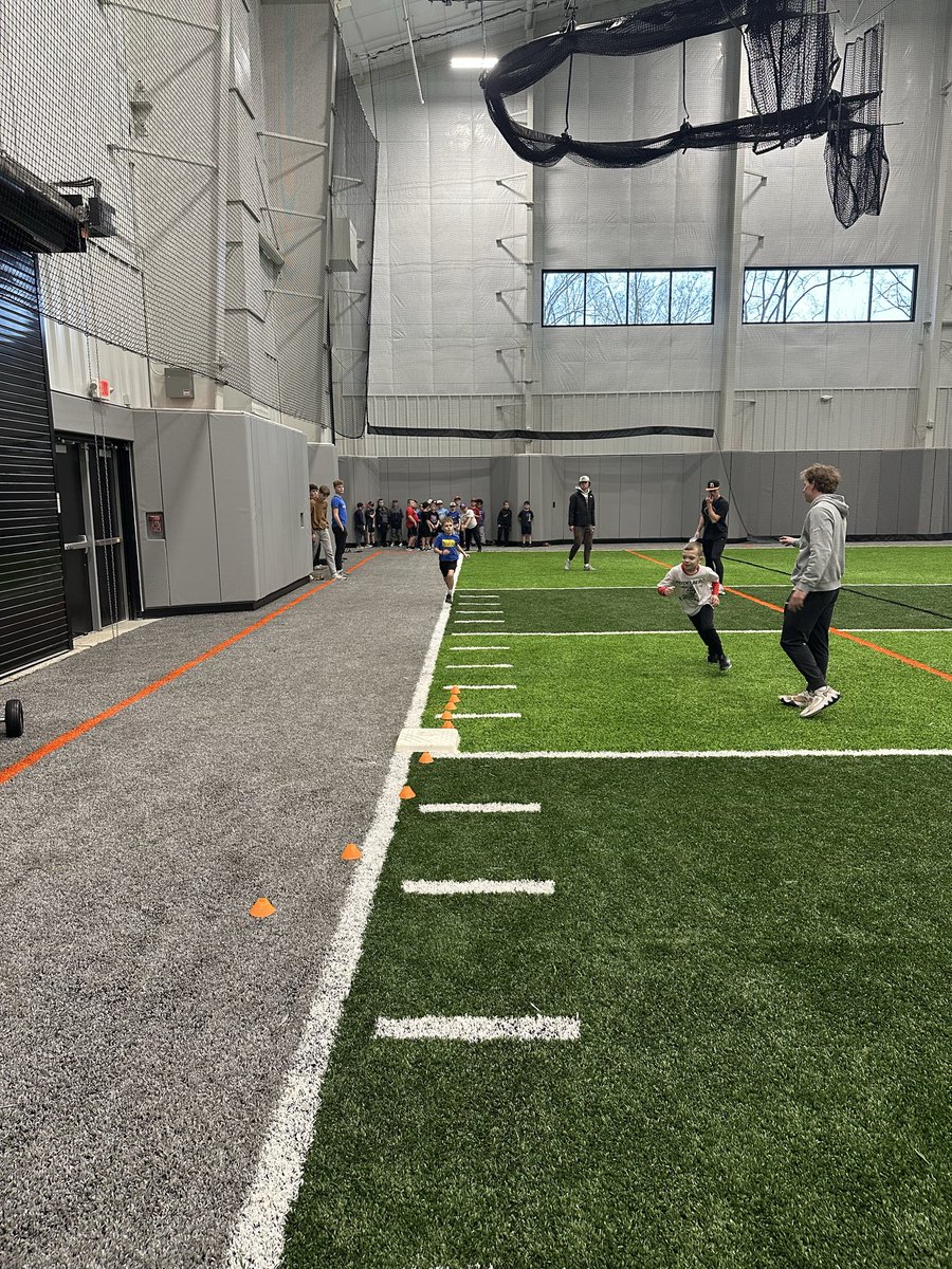 BergBaseball's tweet photo. Awesome day at our first youth camp in the new field house!  Thanks to all the players and parents that attended and the coaches who helped! Over 130 kids in grades K-8! https://t.co/gg92xot6Kq