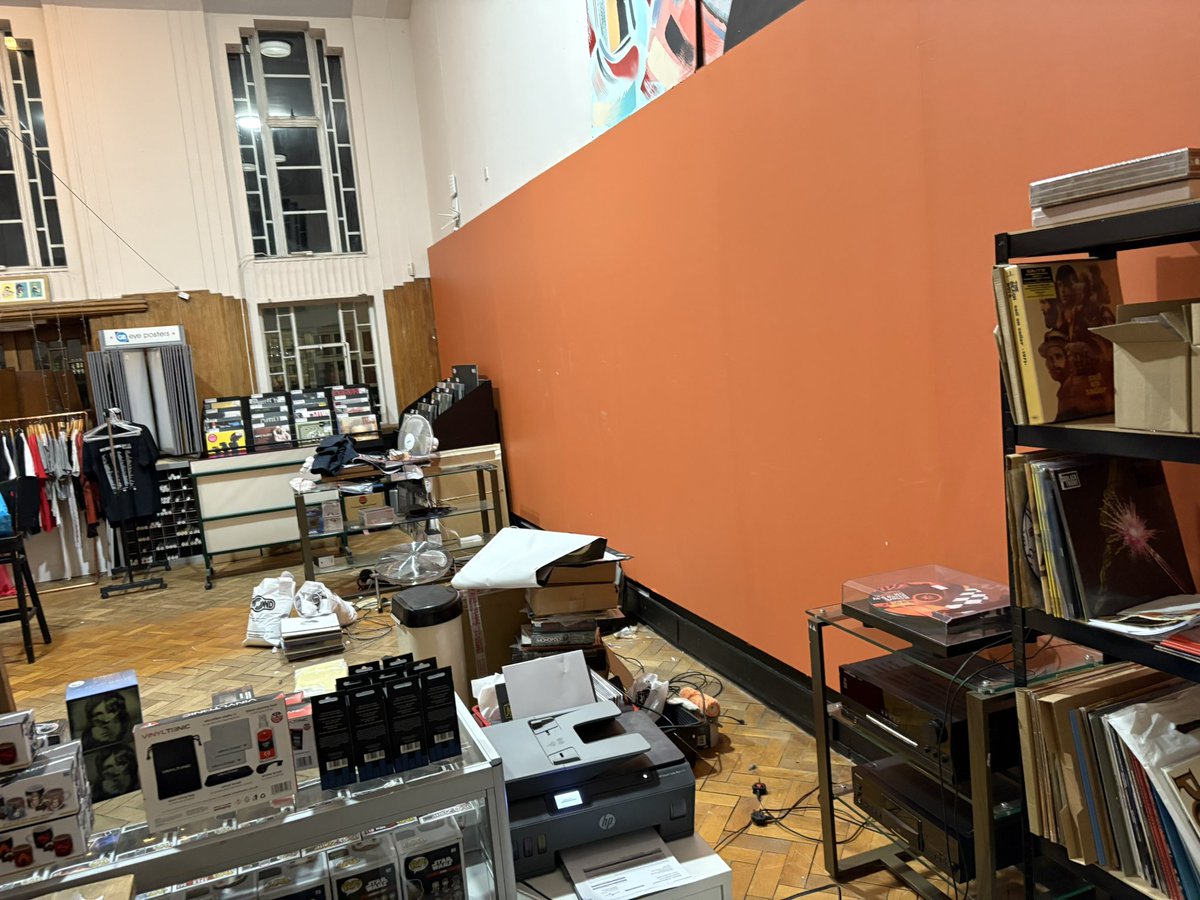 beyond_vinyl's tweet photo. Whoops....
I think I started a thing today at the shop!!

#beyondvinyl #recordstore #vinylcommunity https://t.co/bst6SDRyzG