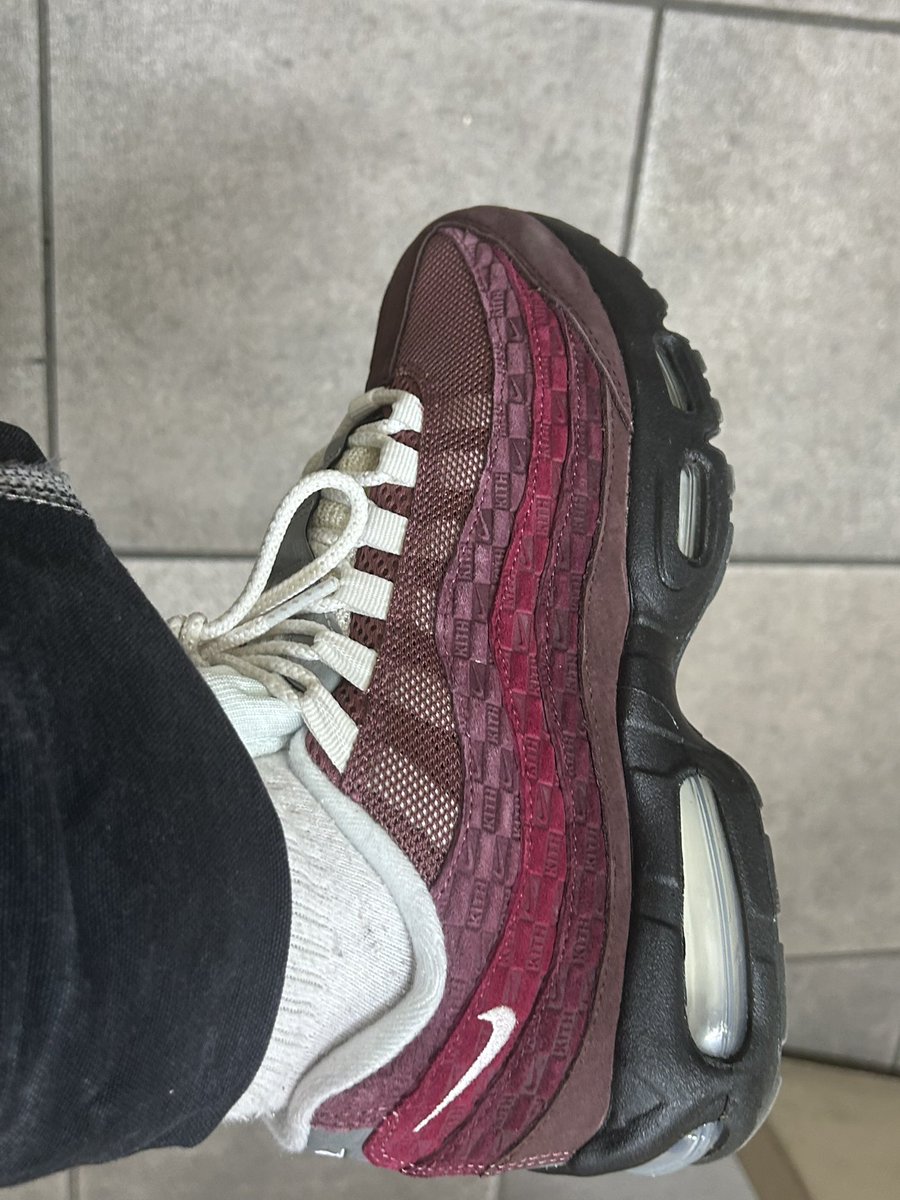 MayaaaaGz's tweet photo. Double December is finally over and I can wear my babies again lol. 
These really are so cold https://t.co/LPjwYyqBgw