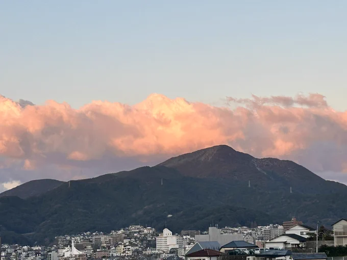 故郷の朝だ。

東京で己の労働は終えたから、実家での労働が始まる。

ゆっくりと新年気分を味わうのは、まだしばしお預け。

では、働きます。  柴田亜美

#長崎 