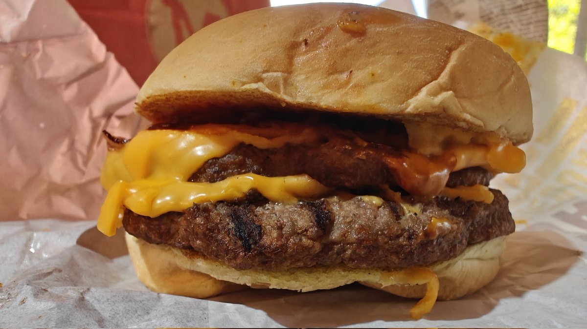 Nach dem Poolgang erstmal die verloren Kalorien auffüllen. Solltet ihr mal in Südamerika sein, dann probiert Mostaza aus. Ist wie MC Donalds oder Burger King vor 20 Jahren als sie noch Geschmack hatten.