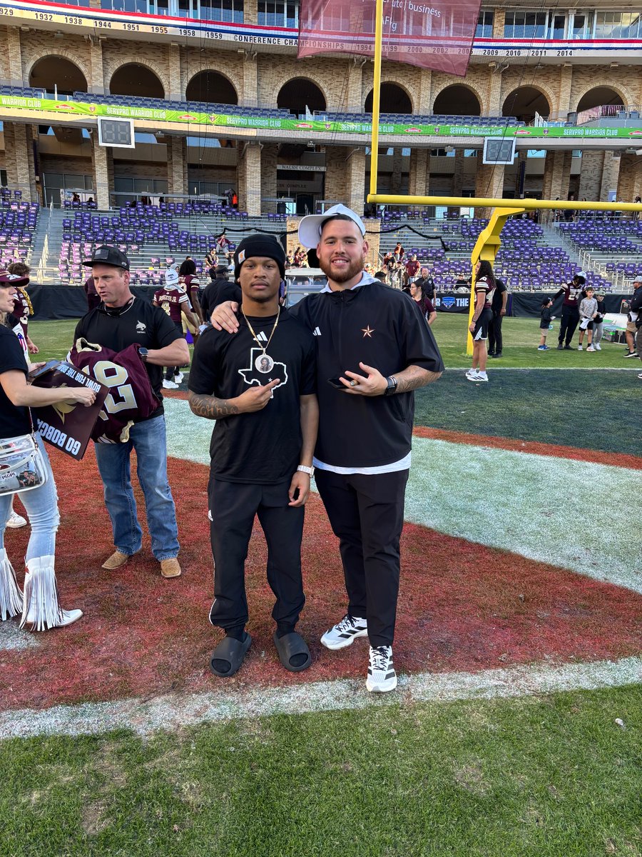 jtharris244's tweet photo. 🫡🫡🫡🤝🤝 Job Well Done‼️ @TXSTATEFOOTBALL @GJKinne @CoachNealy @Lincdog4 @CoachMart1nez @TrustMyEyesO @ArmedForcesBowl #TakeBackTexas #EatEmUp @RecruitTrinity #HardWorkPaysOff https://t.co/fkMODwppq5
